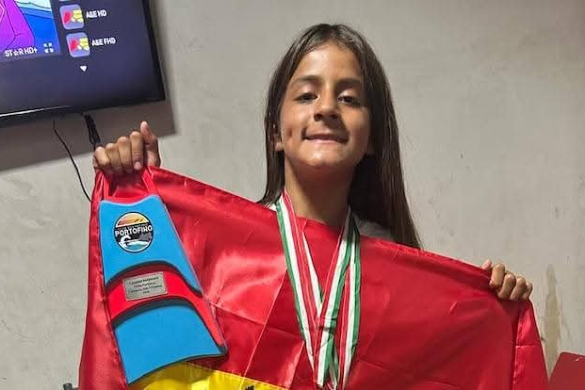 Joven boliviana se corona campeona de bodyboard en Chile y marca hito histórico
