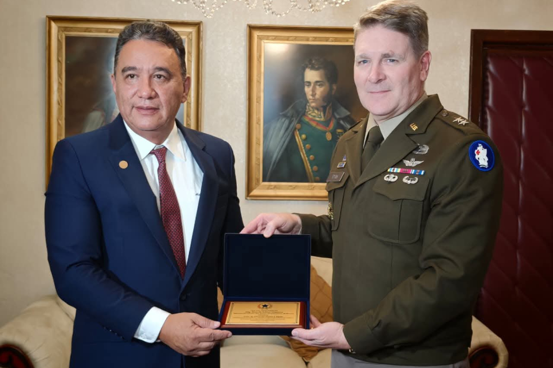 Bolivia-EEUU reactivan relación bilateral en defensa, seguridad y académico