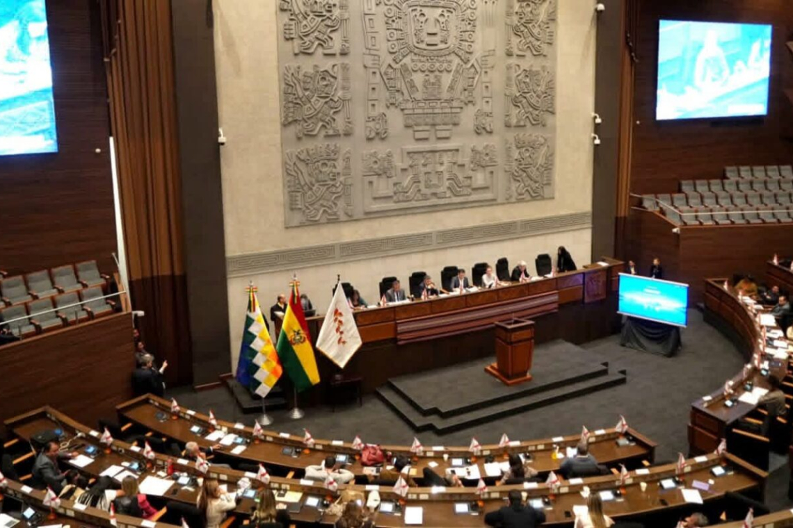 Asamblea Legislativa aprueba declaración pidiendo respeto a la democracia y rechaza intentos de desestabilización