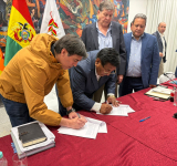 Gobierno y sector transporte llegan a acuerdo y levantan medidas de presión