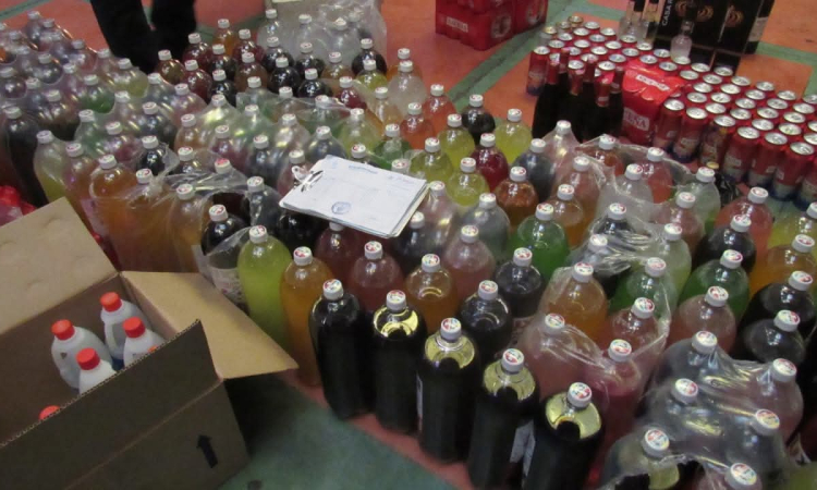 Policía y Fiscalía intervienen lenocinio y comisan bebidas nocivas para la salud