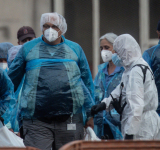 Fallece un guardia civil durante el desembarco del crucero con hantavirus en Canarias