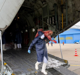 Argentina apoya con dos aviones Hércules para traslado de alimentos a La Paz ante bloqueos