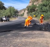 Obreros de la ABC reparan carretera Suticollo-Parotani dañado por los bloqueadores