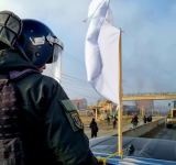 Bloqueadores y manifestantes no respetan el símbolo de tregua ni mucho menos la vida