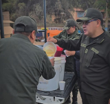 Empresa con aperitivo apoya a la Policía que garantiza la libre locomoción en carretera al occidente
