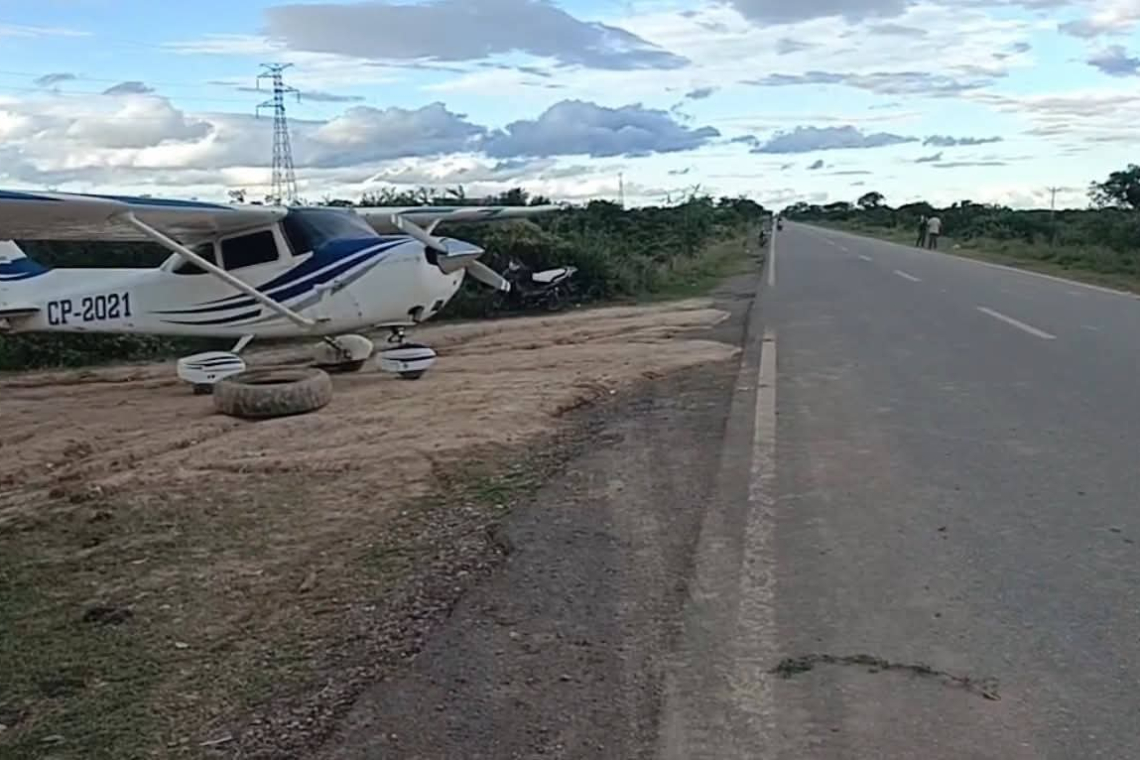 Piloto logra controlar avioneta en aterrizaje de emergencia y salva la vida de dos pasajeros