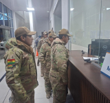 Chile regresa al país a militares bolivianos que pierden contacto en lucha contra el contrabando
