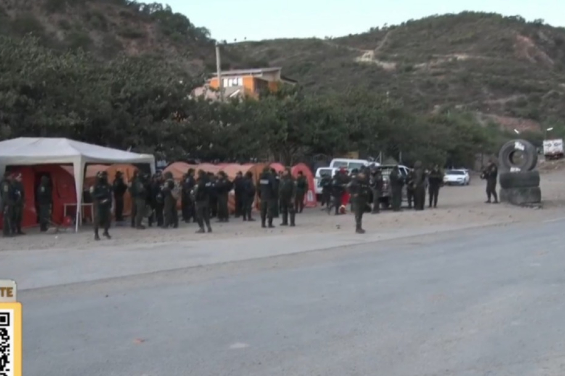 Policía y militares refuerzan el resguardo en Parotani y cruce Tarata por amenazas de bloqueos