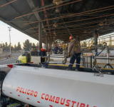  Hidrocarburos prevé regularizar hasta el fin de semana la venta de gasolina en surtidores 