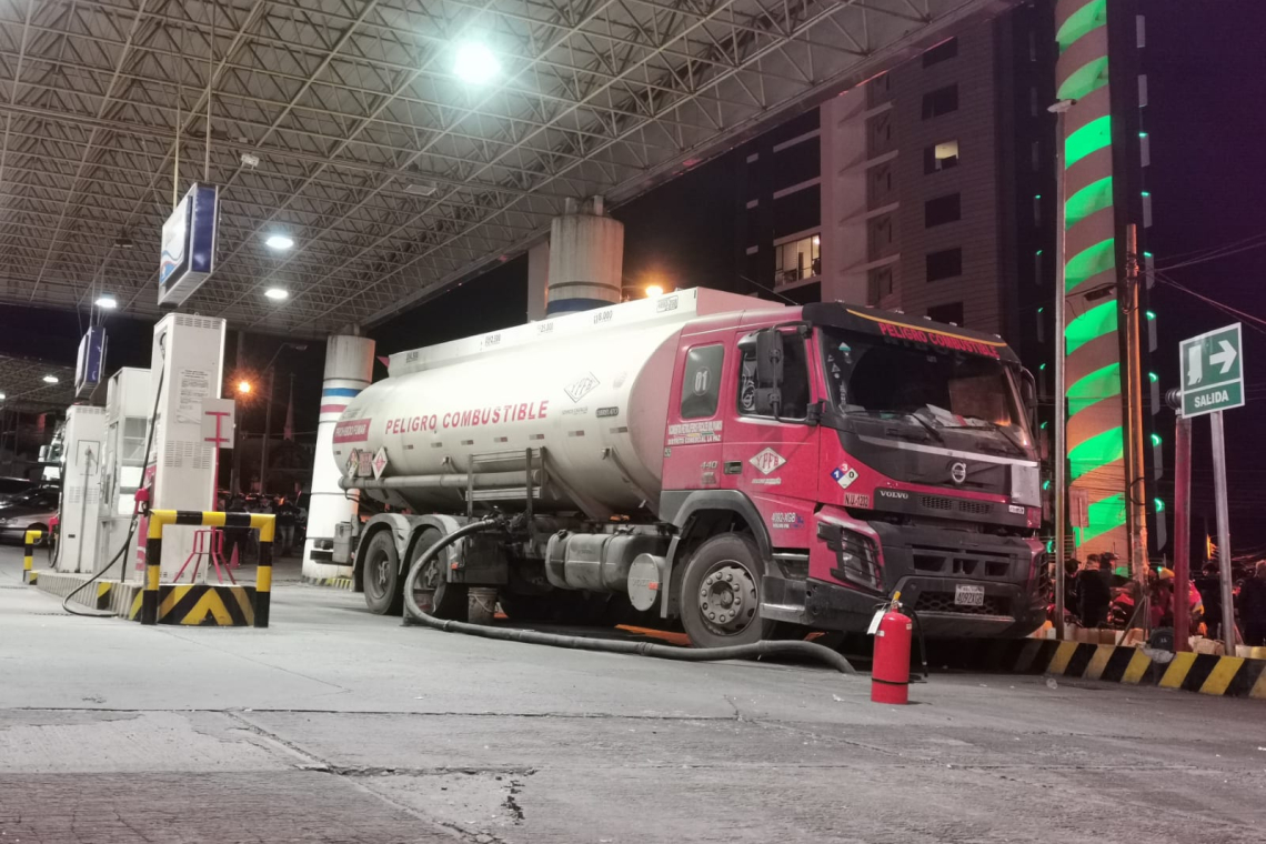  Presidente Paz garantiza la calidad del combustible 
