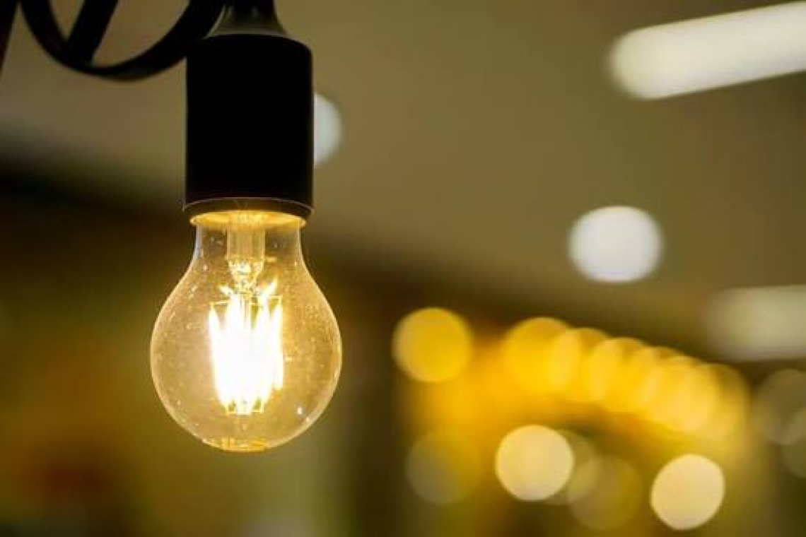  Gobierno analiza diferir el pago de luz y otros servicios para aliviar el impacto de los bloqueos 
