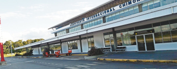 Critican a Evo Morales por cierre de terminal aérea de Chimore, herramienta de desarrollo