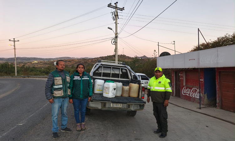 ANH-Policía decomisan 110 lts. de gasolina en bidones transportada de manera irregular