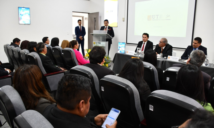 Fiscalía-La Paz gestiona con la TTB becas para servidores mediante programas de Posgrado