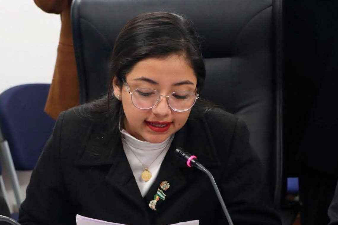 Asambleísta plantea una ley para abrogar “declaración en comisión” de dirigentes