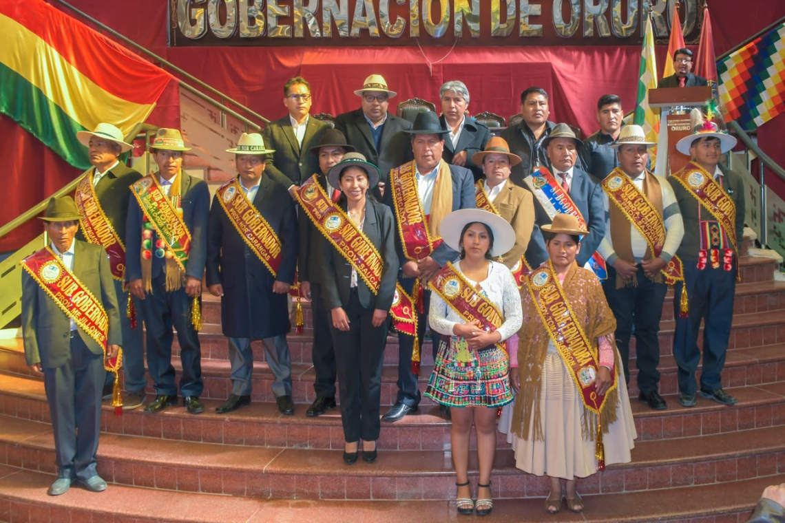 Gobernador posesiona a subgobernadores y exige cero corrupción