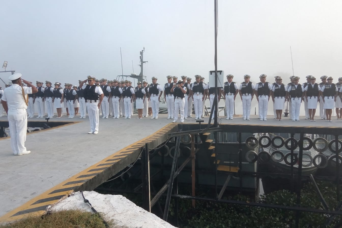 Cadetes de la Escuela Naval se forman en la Hidrovía Paraguay-Paraná