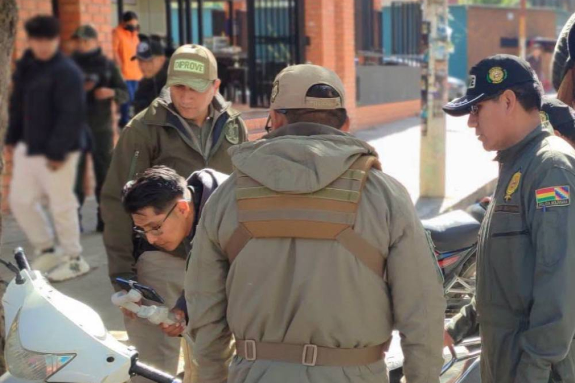 Desarticulan banda delictiva dedicada al robo de vehículos en Cochabamba