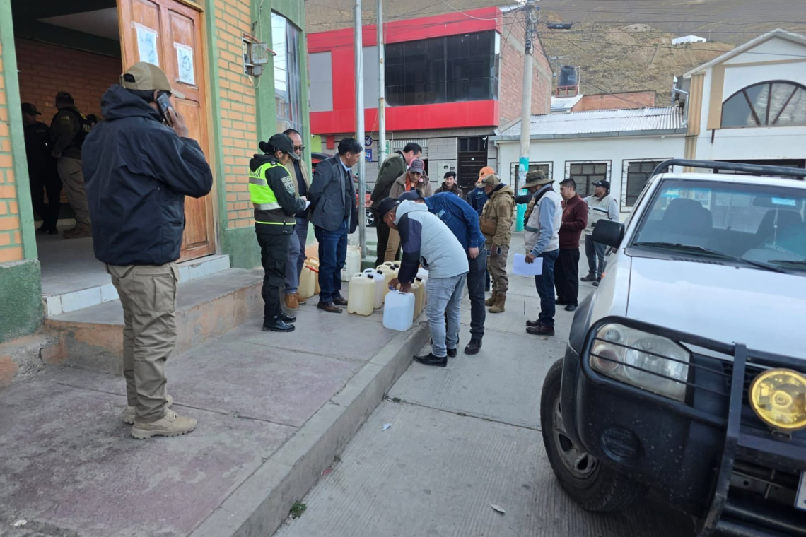 Policía-ANH intervienen en Uncia venta ilegal de combustible 