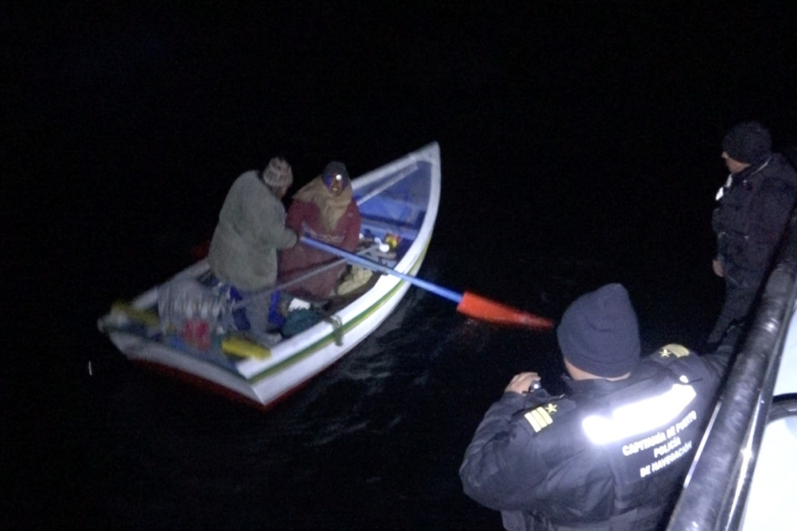 Bajas temperaturas no detienen la lucha contra el contrabando en el lago Titicaca