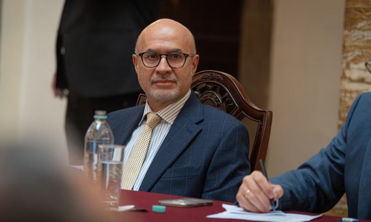 Jefe de Gabinete de Bolivia afirmó que un acuerdo con el FMI es “indispensable” para enfrentar el déficit fiscal