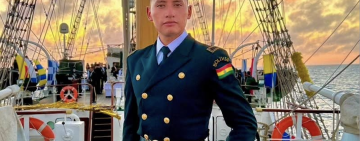 Forjado en Bolivia, preparado para el mundo: un alférez que lleva en alto el nombre de la Armada