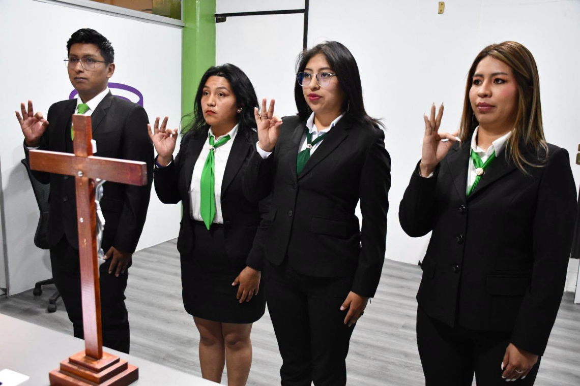 En La Paz ascienden a Fiscales Asistentes como reconocimiento a su labor