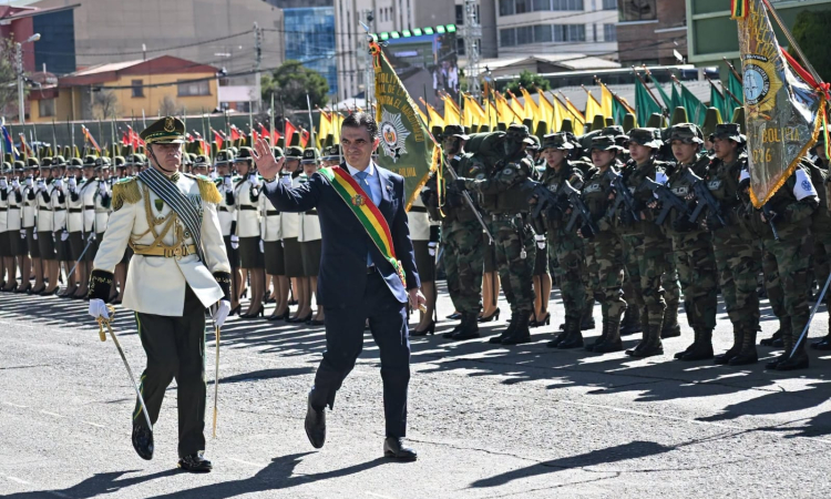 En el Bicentenario de la Policía, Gobierno compromete inversión de Bs305 millones 