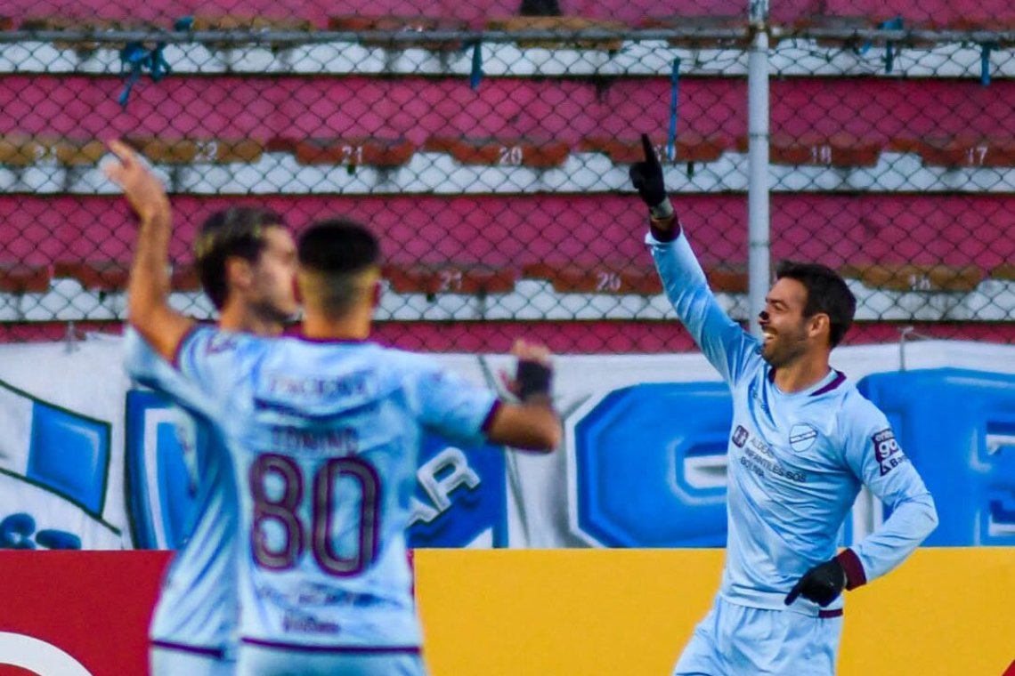 Bolívar golpea primero: venció 3-2 a Gremio y viajará con ventaja a Brasil