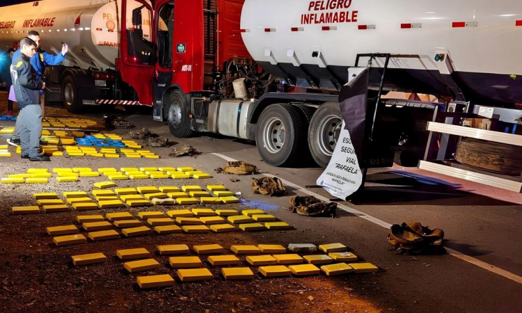  Tres bolivianos son aprehendidos en Argentina por transportar 388 kilos de droga en cisternas 