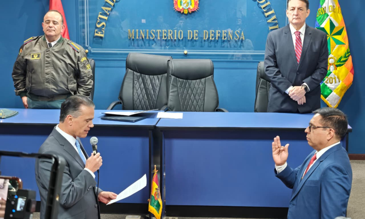 Un Gral. de Ejército asume el cargo de Viceministro de Defensa con el reto de fortalecer a las FFAA