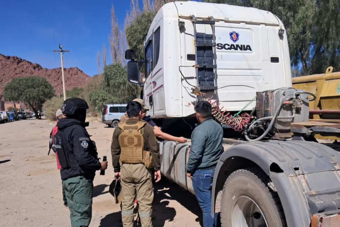Policía y ANH detectan carga irregular en Estación de Servicio en Tupiza