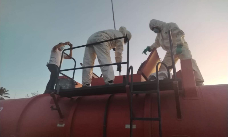 Fuerza antidroga incauta 27 toneladas de ácido sulfúrico en el tramo Cbba-Santa Cruz