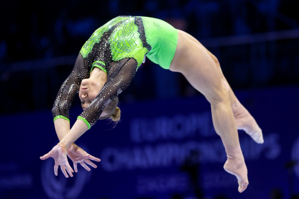 Gimnastas rusos 'saborean' el oro a lo máximo en Europa tras años de prohibiciones