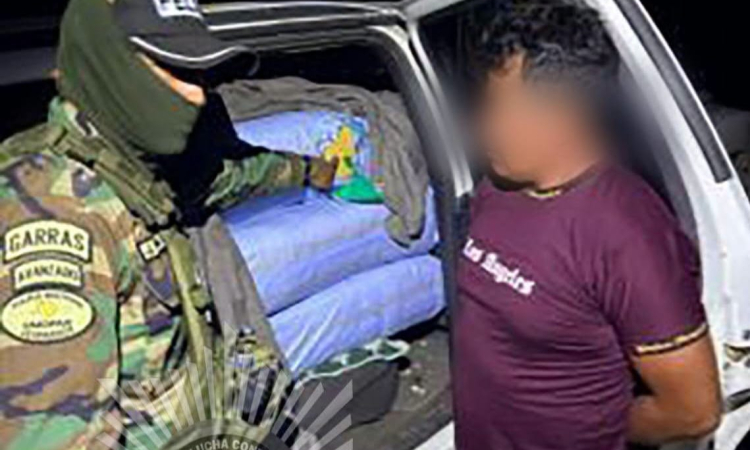 En persecución policial capturan a sujeto que transportaba 330 paquetes de marihuana