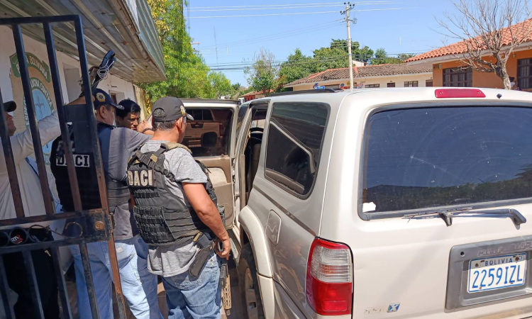 Policía aprehende a dos militares, uno a la cárcel por robo de 33.608 balas del Regimiento Manchego
