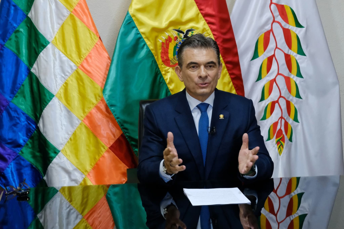 Paz socializa nuevo precio del Diésel según costo internacional y medidas para proteger la economía familiar