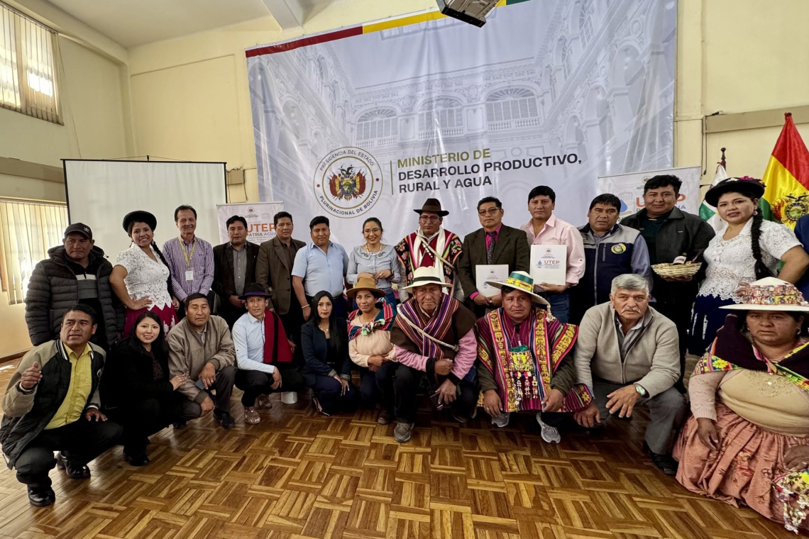  Gobierno firma convenios para ejecutar siete proyectos de agua y riego en Oruro, Cochabamba y Potosí 