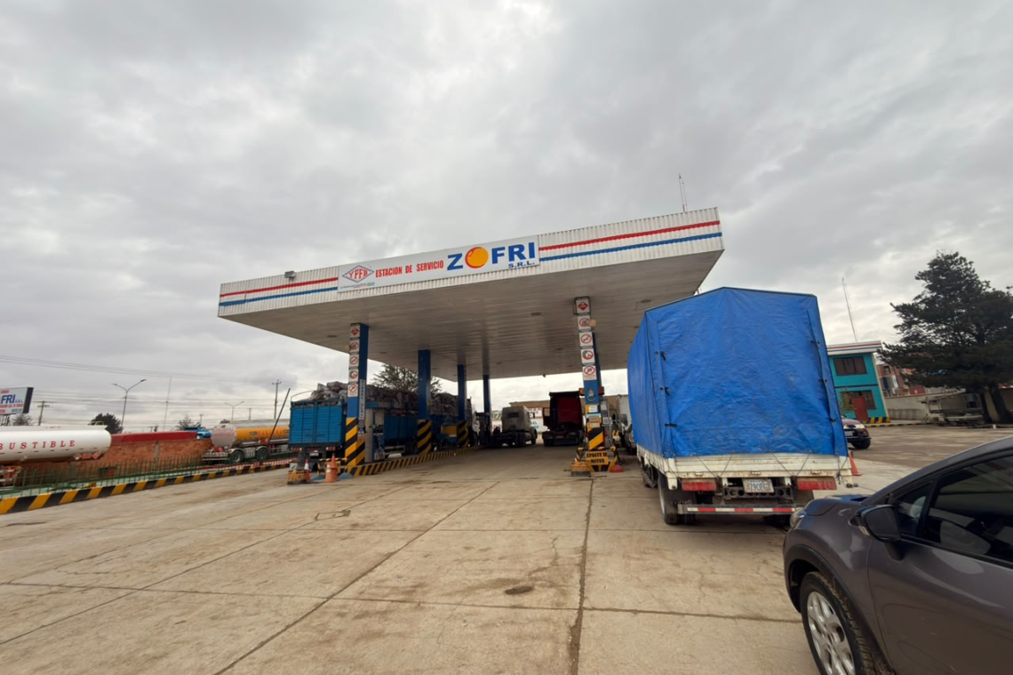  YPFB: Reactivación del transporte de combustibles aliviará filas por gasolina en surtidores 