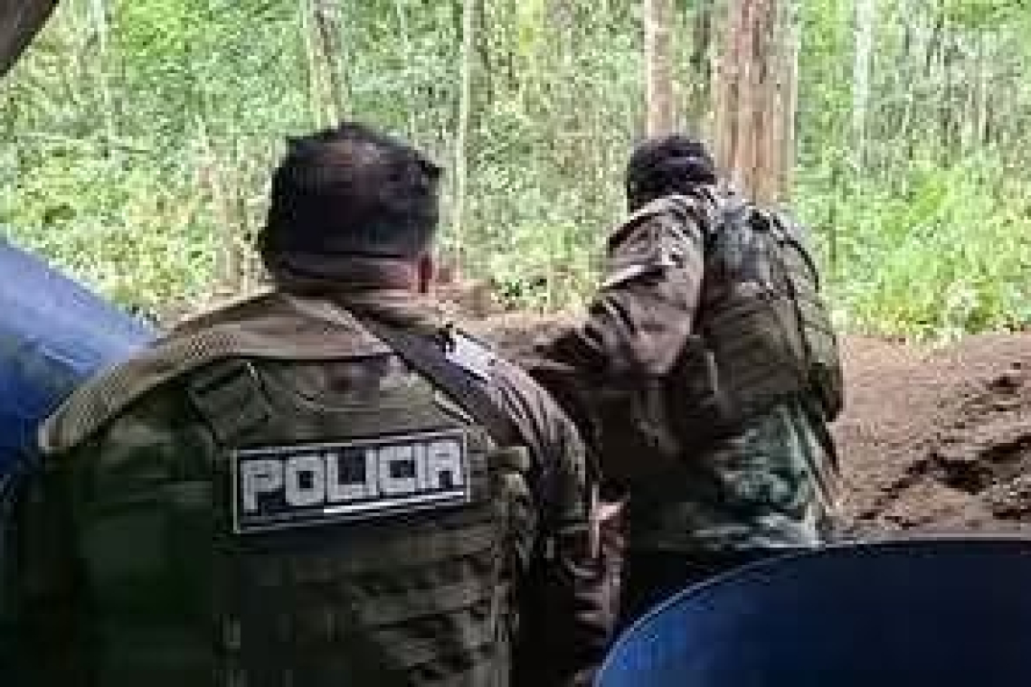 En Villa Tunari detectan avioneta y pista clandestina, los comunarios atacan a efectivos de UMOPAR