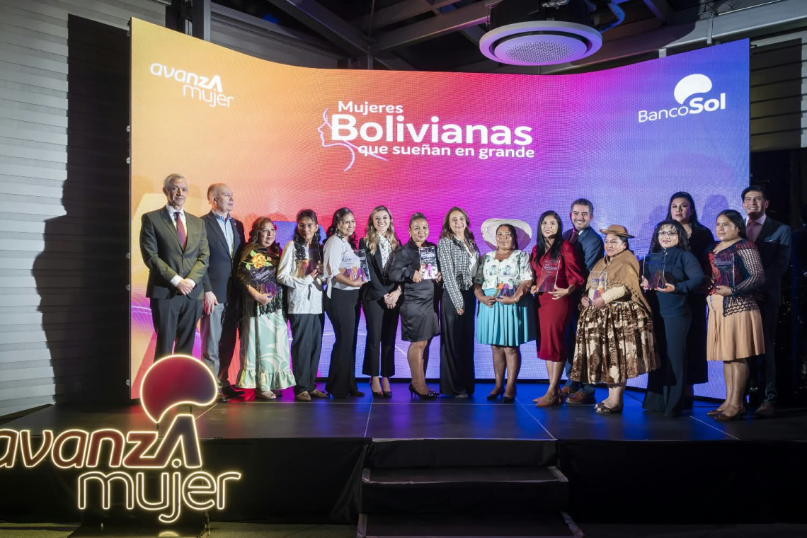 En su cuarta versión BancoSol reconoce a diez emprendedoras bolivianas que sueñan en grande