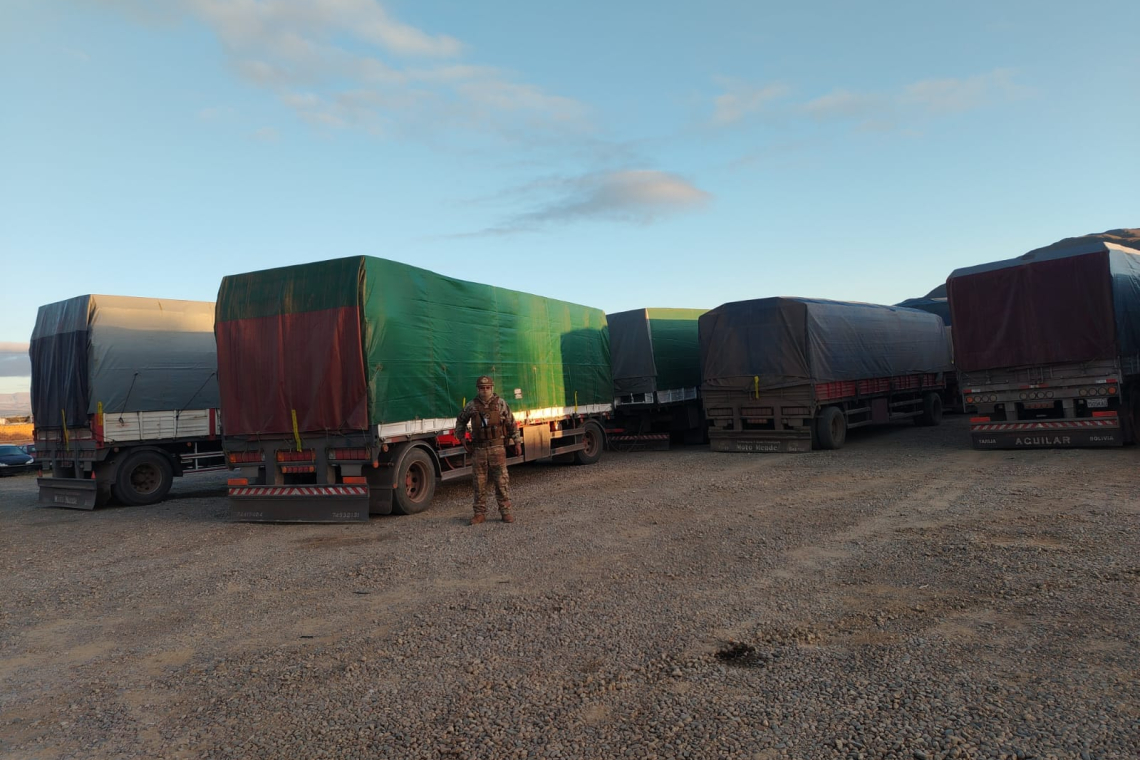 Caen cinco camiones que transportaban cigarrillos de contrabando en Tarija