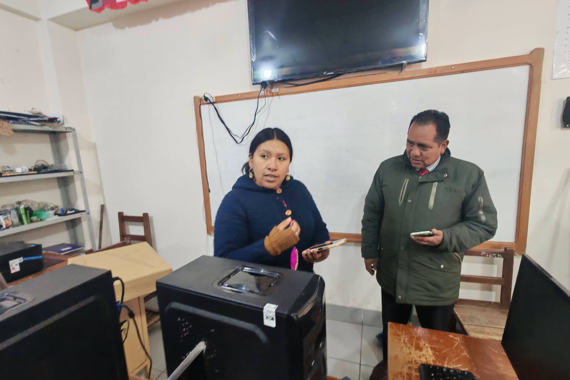 Gobierno prevé instalar cerca de 5.000 antenas Starlink en escuelas del país hasta mediados del próximo año
